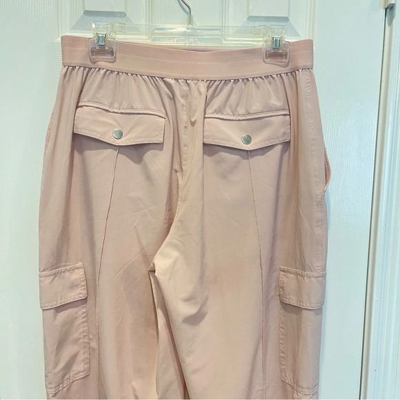 Athleta Vienna Cargo Light Pink Athleisure Elastic Waist Pants Sz 10 - Picture 5 of 10